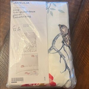 King Size Bedding Set - White with Multicolor Design